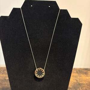 House of Harlow 1960 Sunburst Medallion Necklace Black Leather Inlay 52 cm